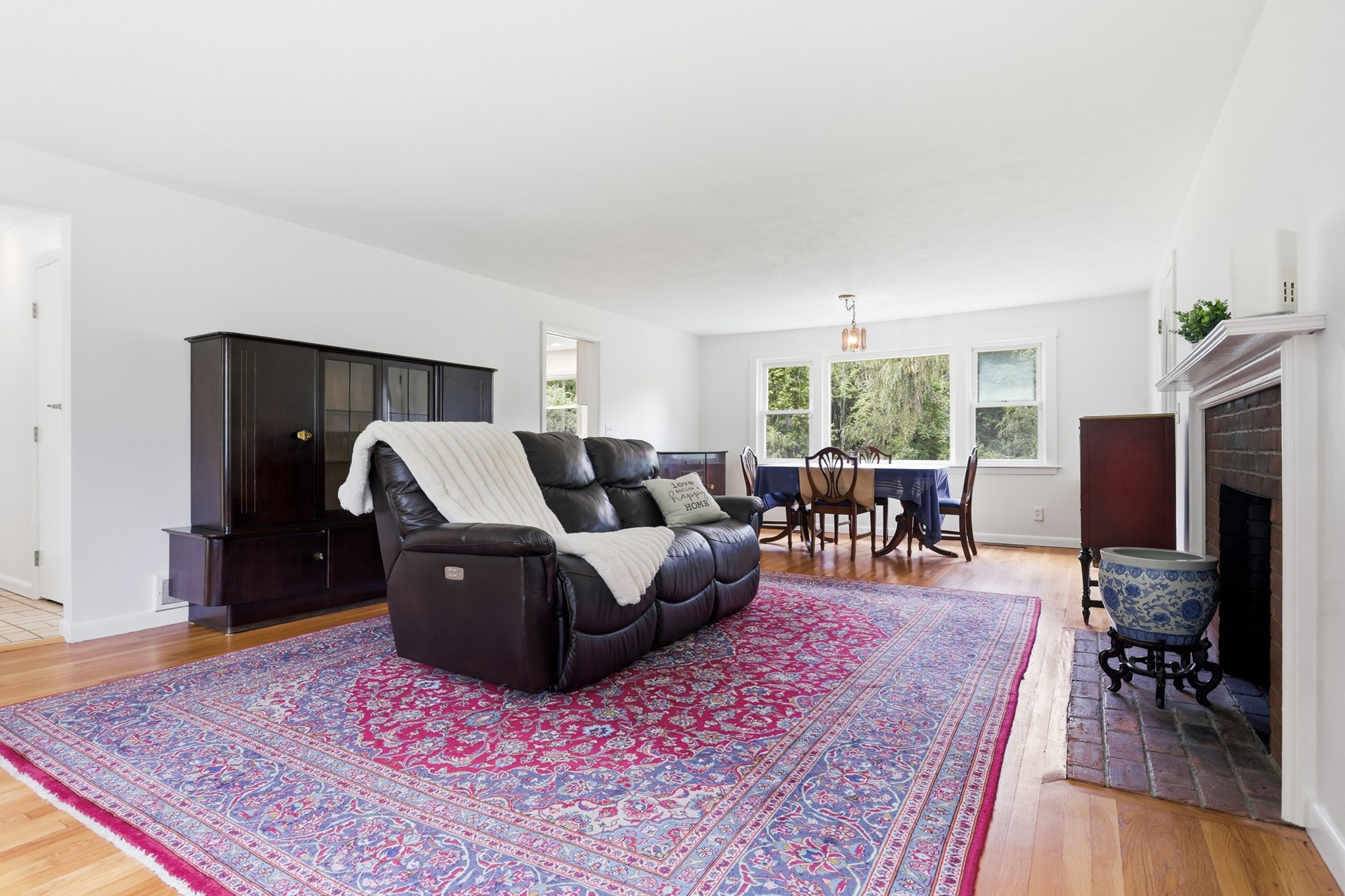 501 Newtown Road Property Photo 7