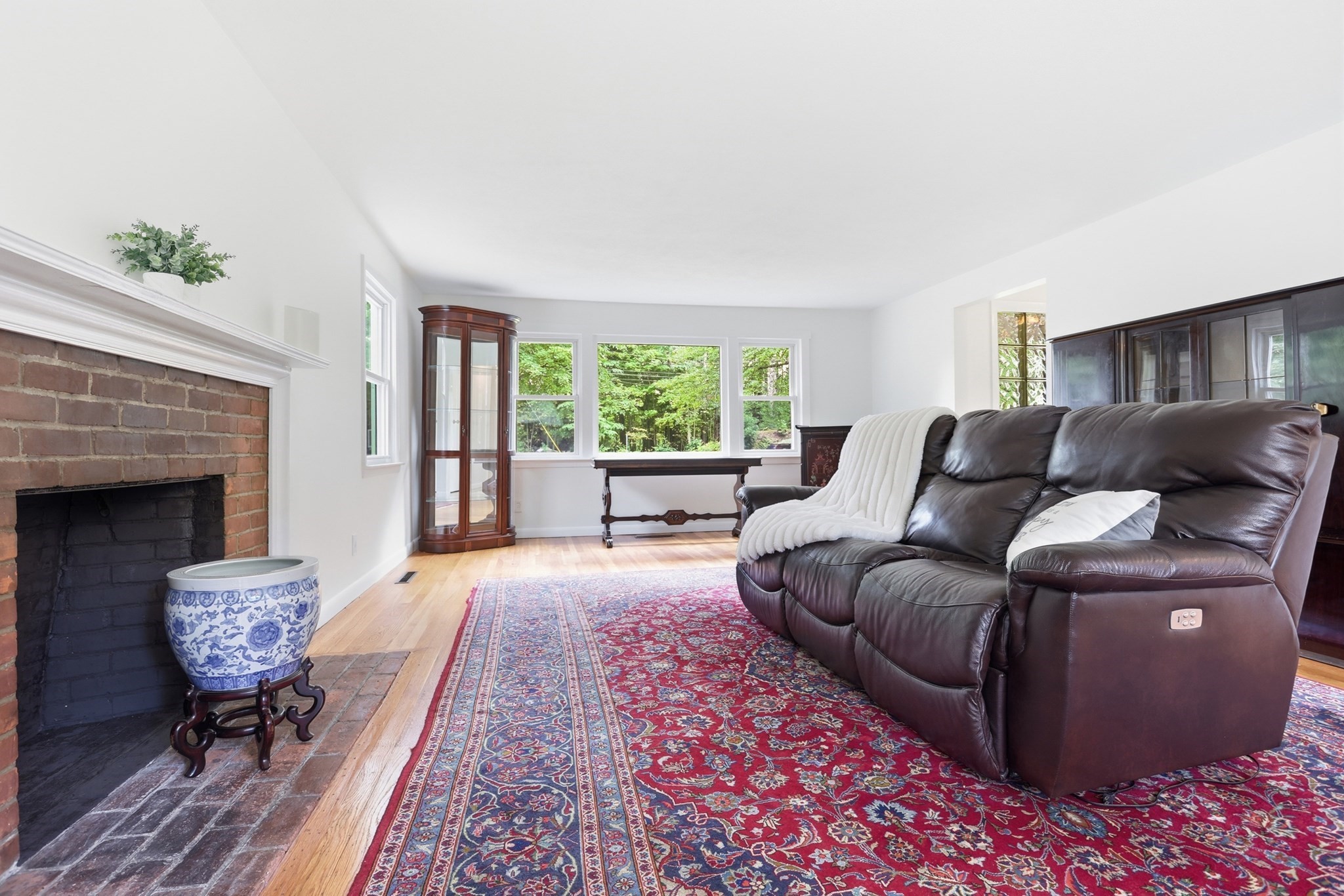 501 Newtown Road Property Photo 11