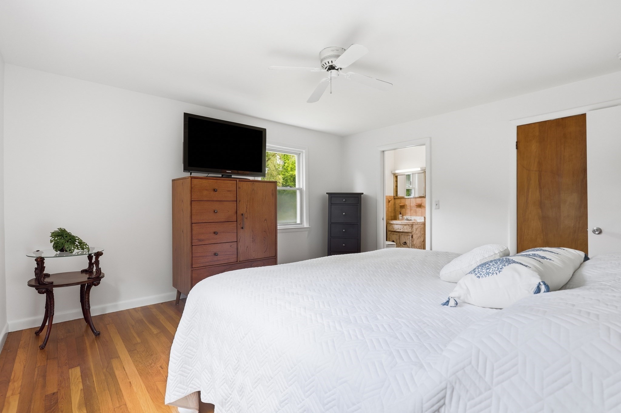 501 Newtown Road Property Photo 22
