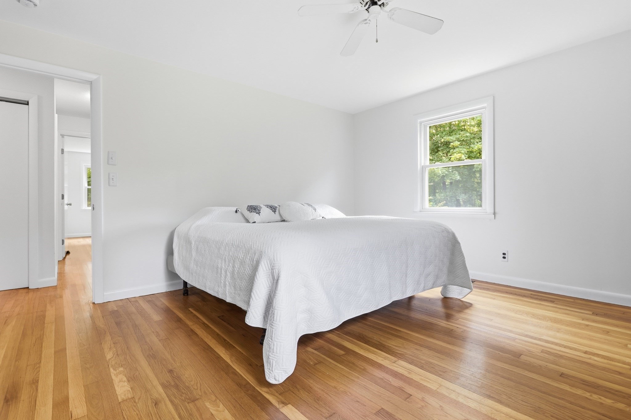 501 Newtown Road Property Photo 24