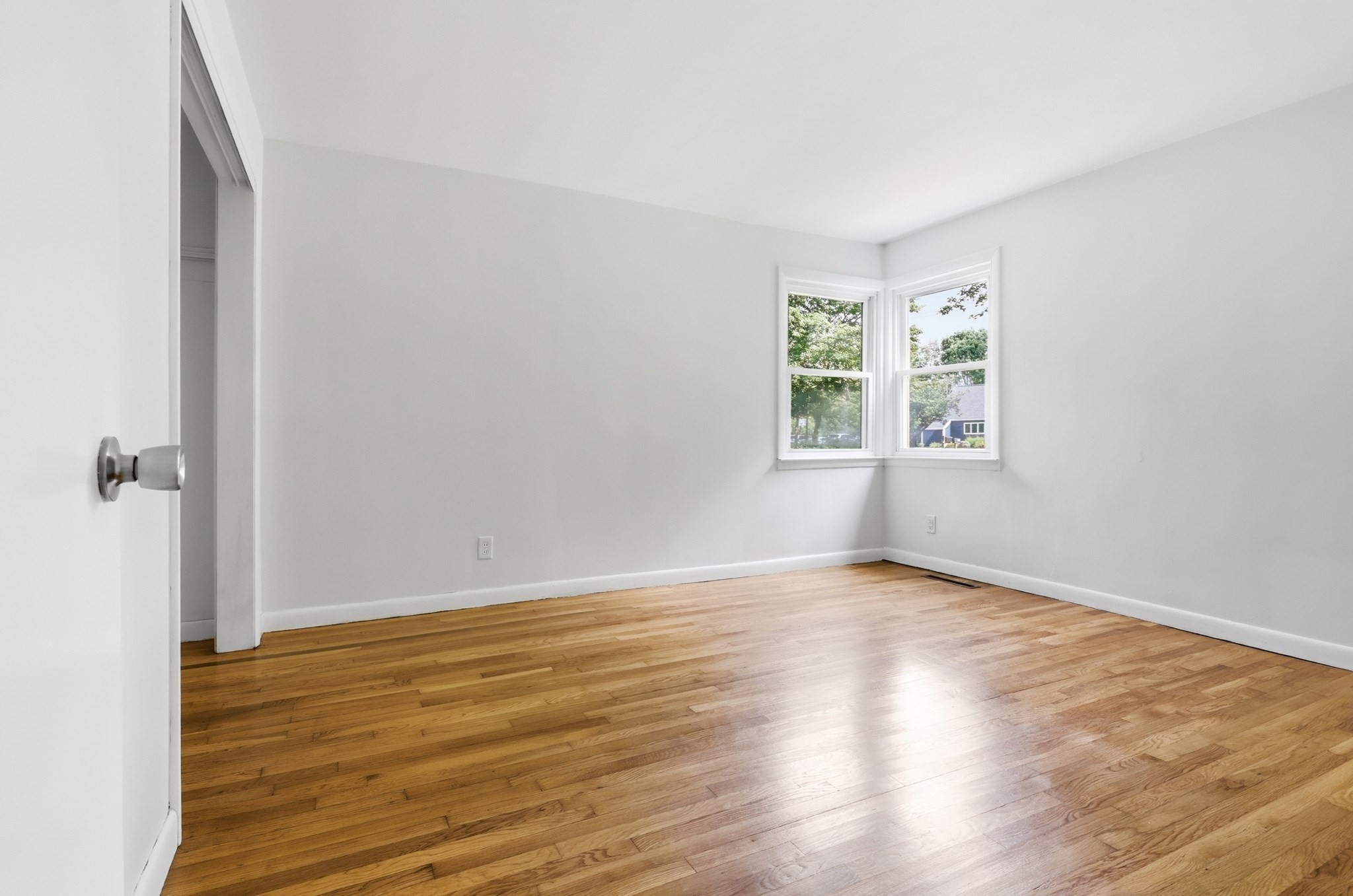 501 Newtown Road Property Photo 30