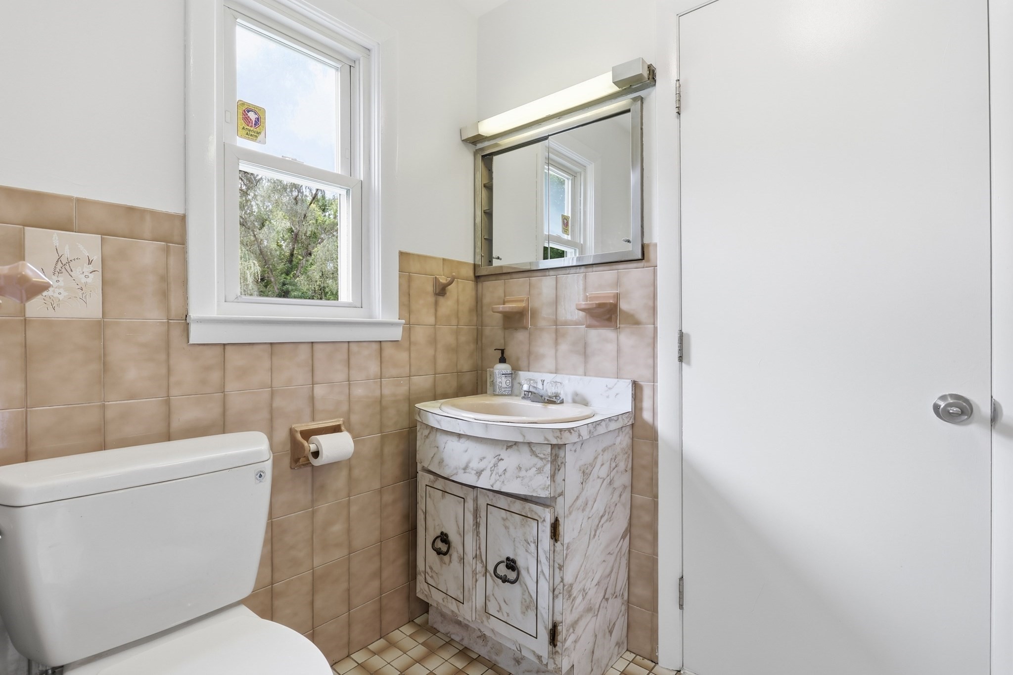 501 Newtown Road Property Photo 34