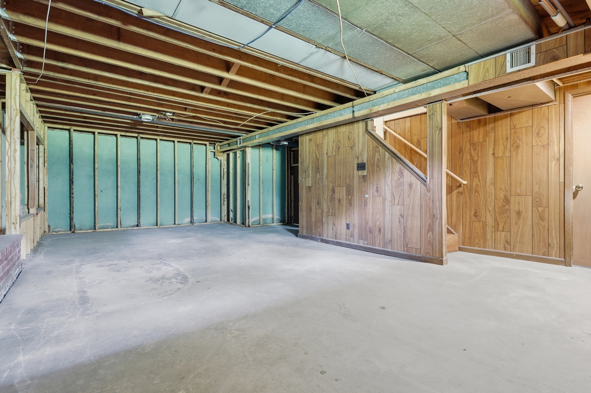 501 Newtown Road Property Photo 35