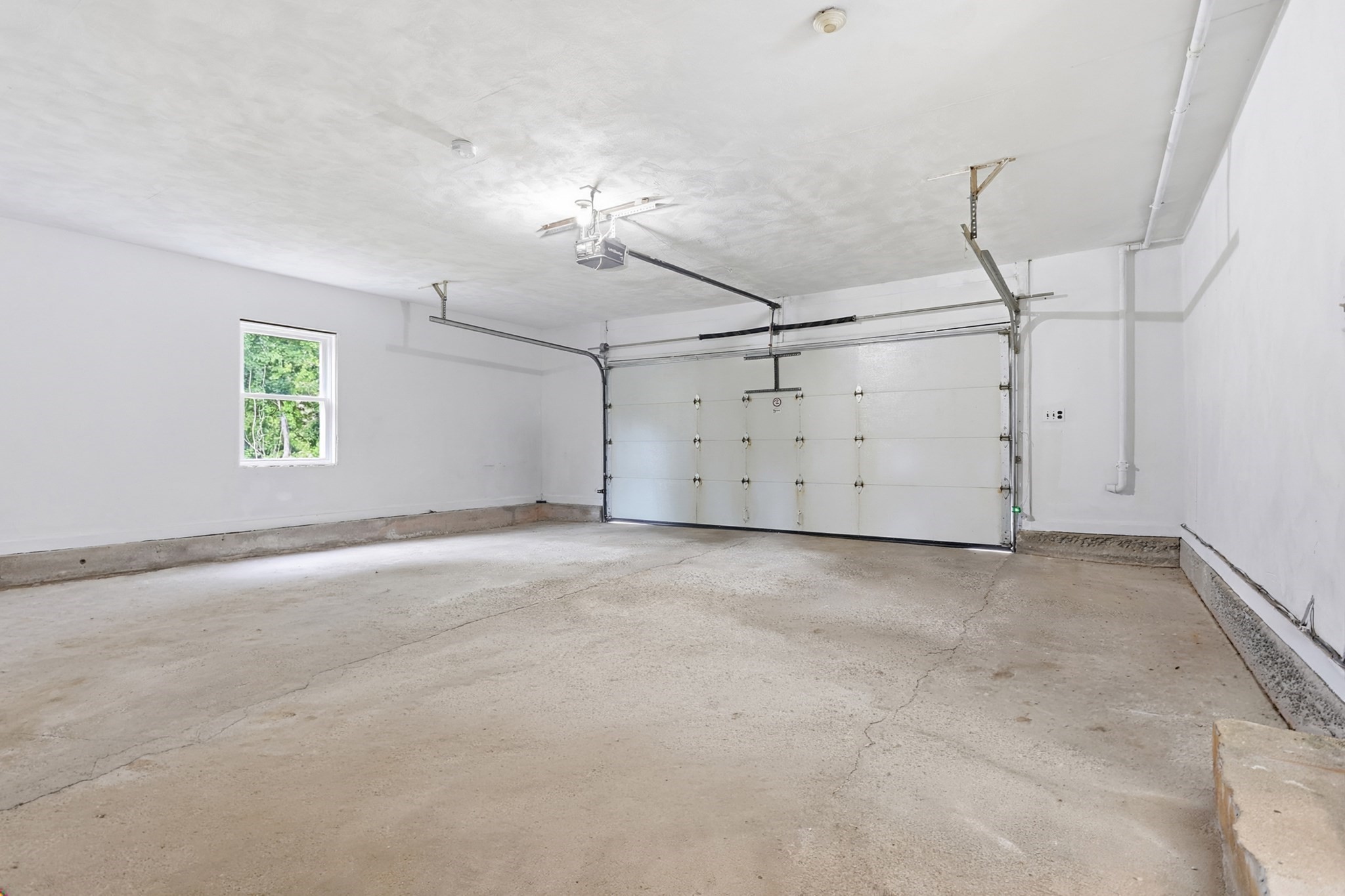 501 Newtown Road Property Photo 37