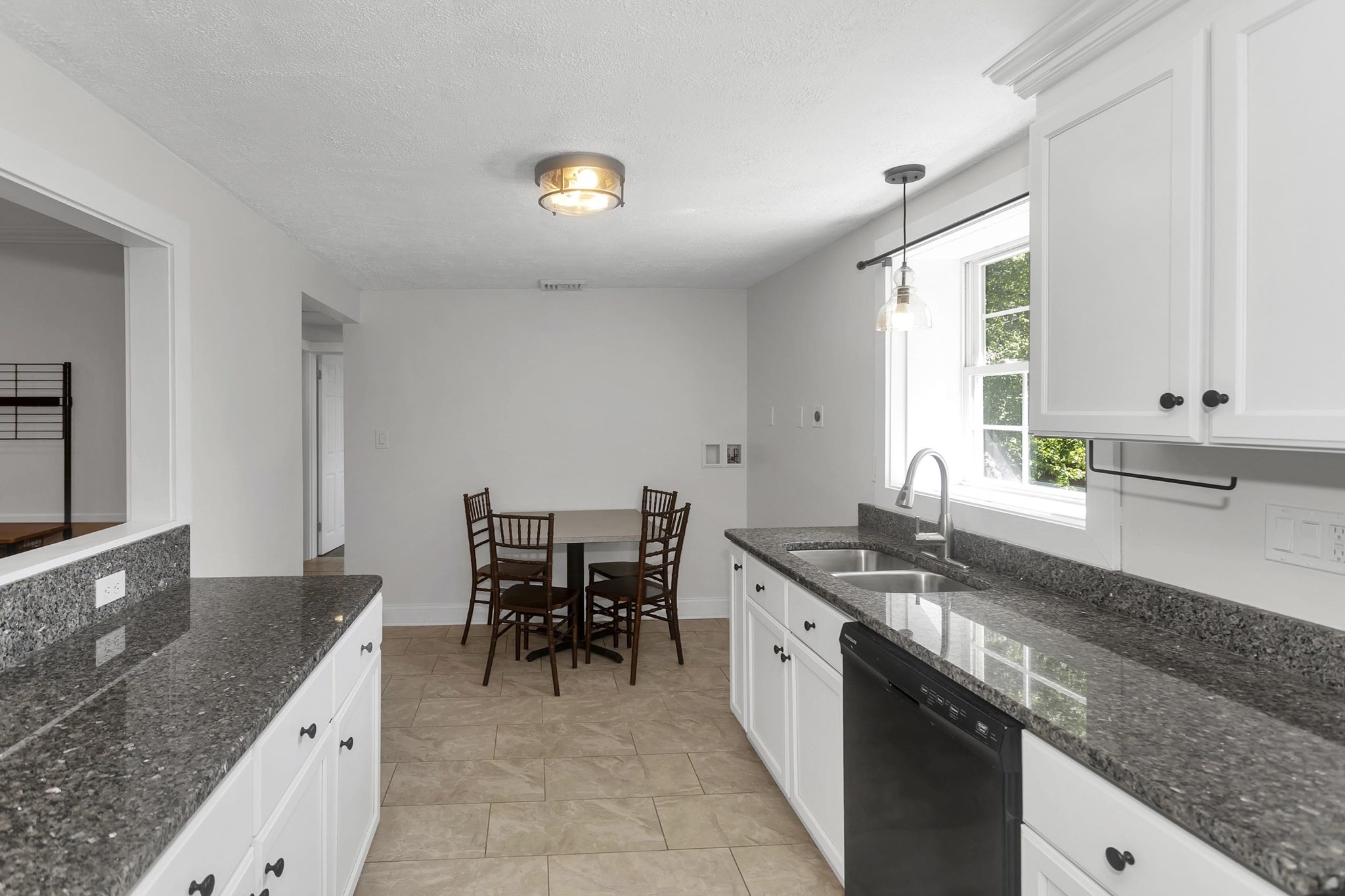 17 Congamond Rd Property Photo 9