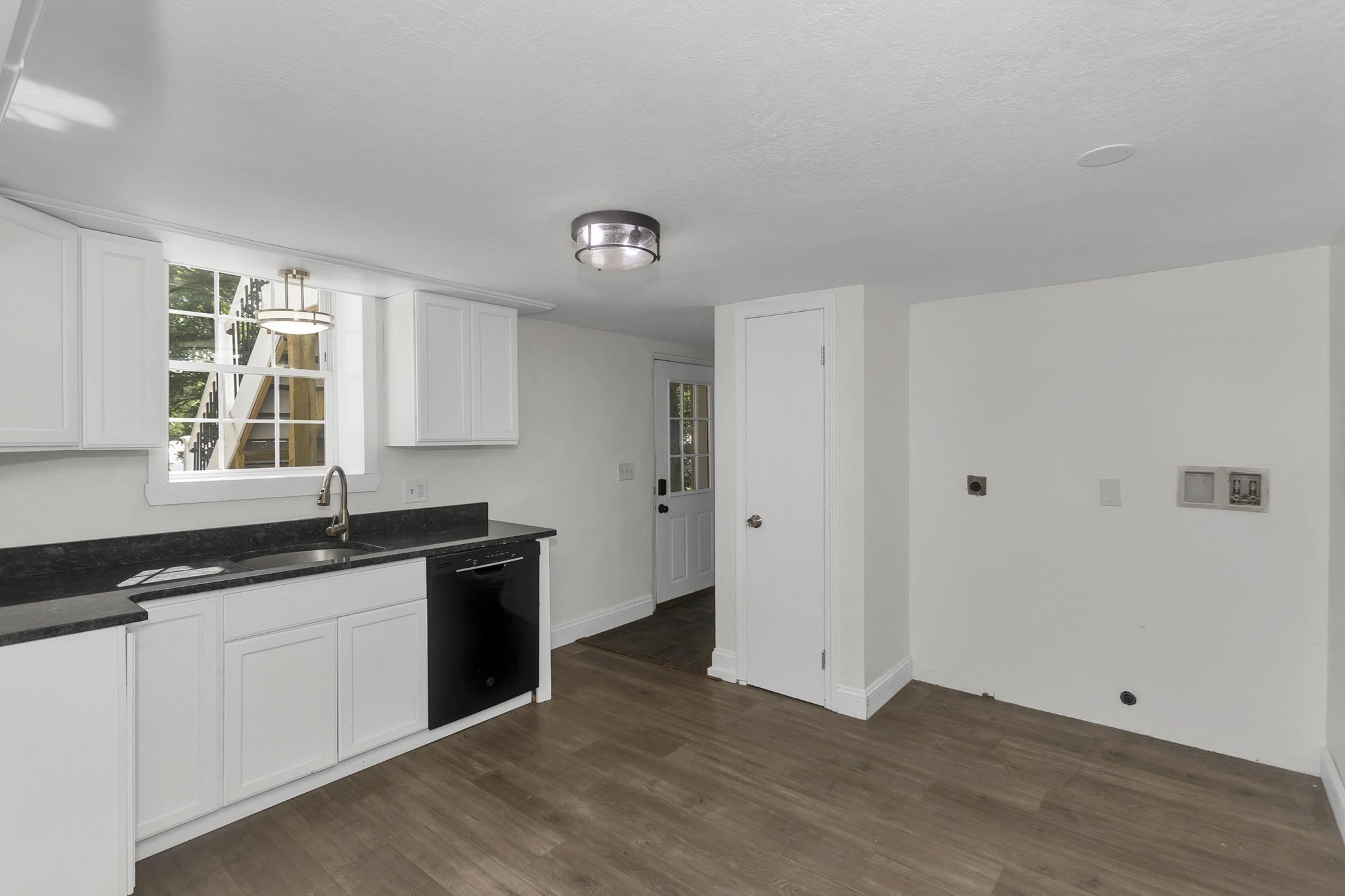 17 Congamond Rd Property Photo 33
