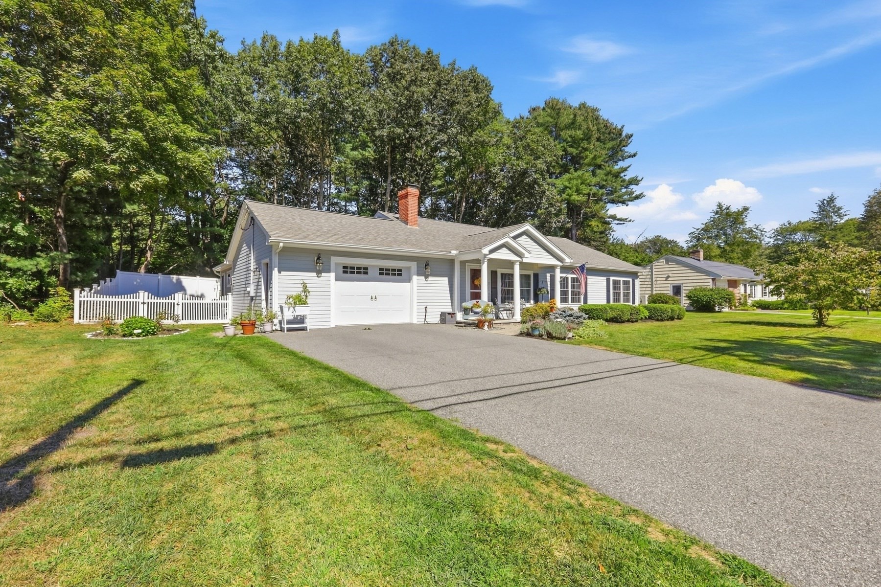 33 Westwind Rd. Property Photo 2