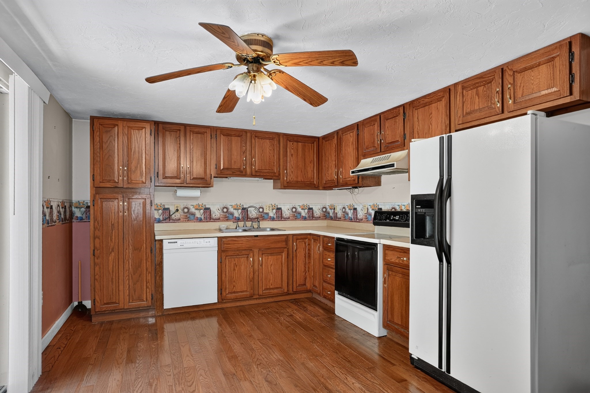 68 School St Property Photo 7