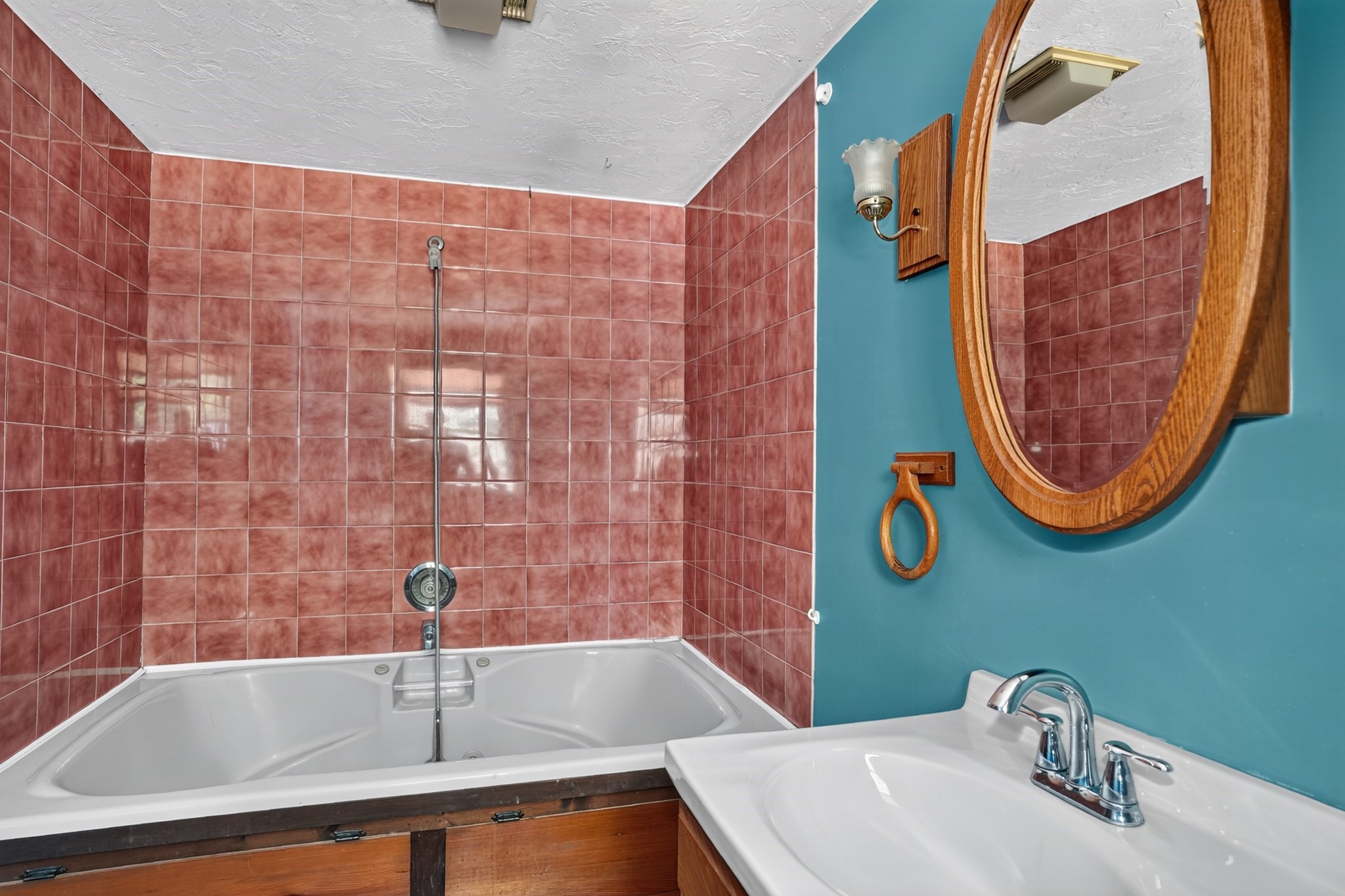 68 School St Property Photo 12