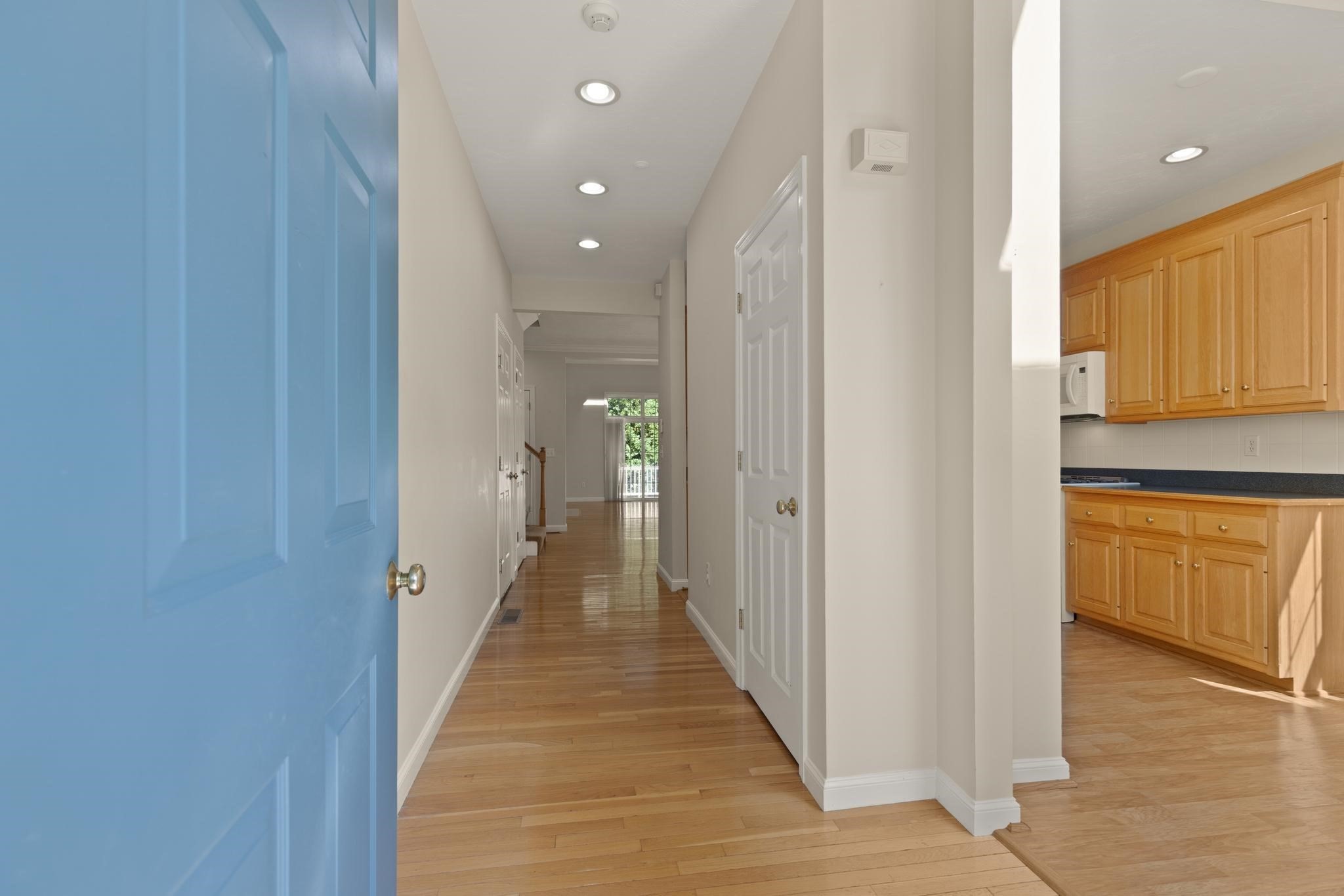 9 Kingson Ln # 6 Property Photo 3