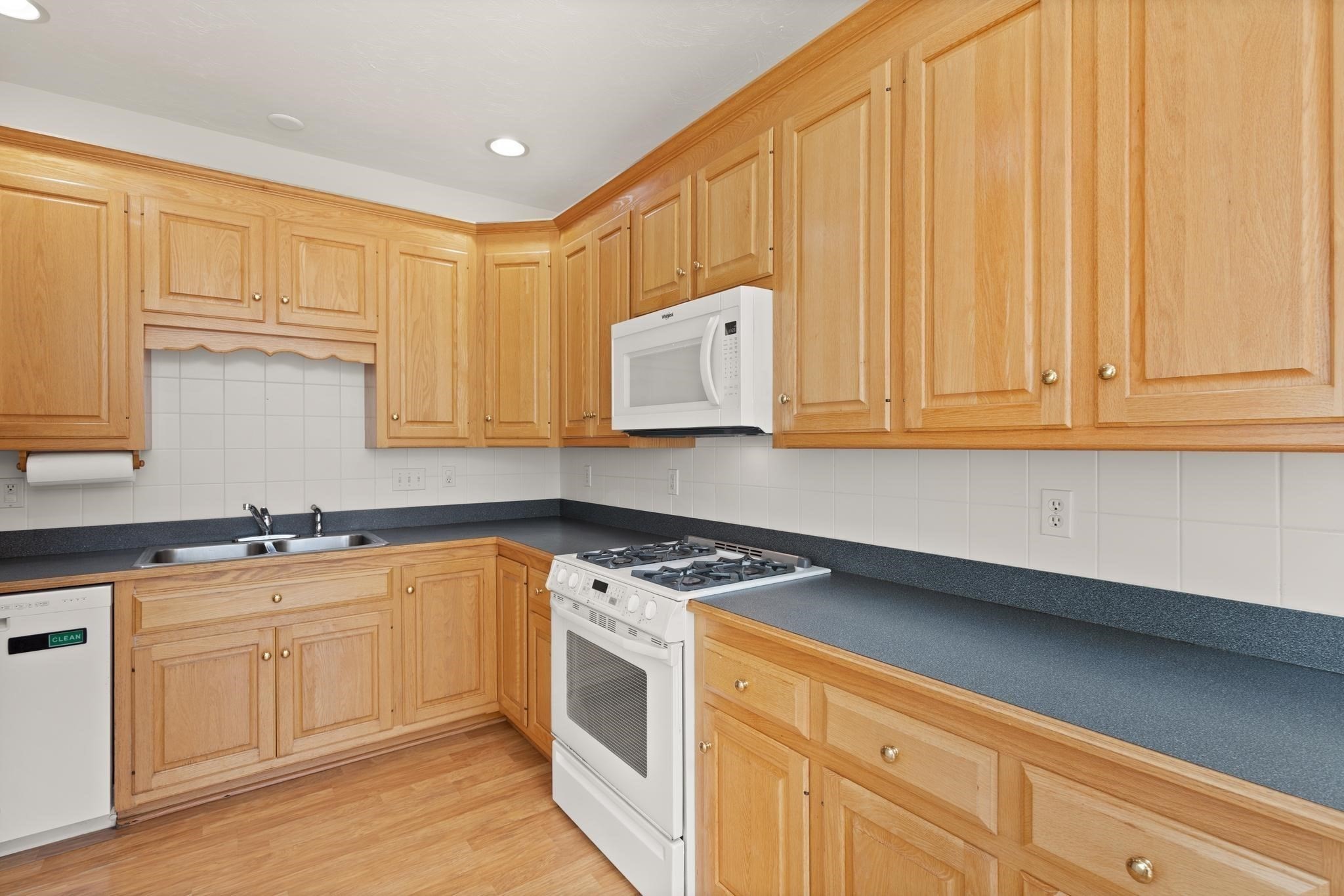 9 Kingson Ln # 6 Property Photo 22