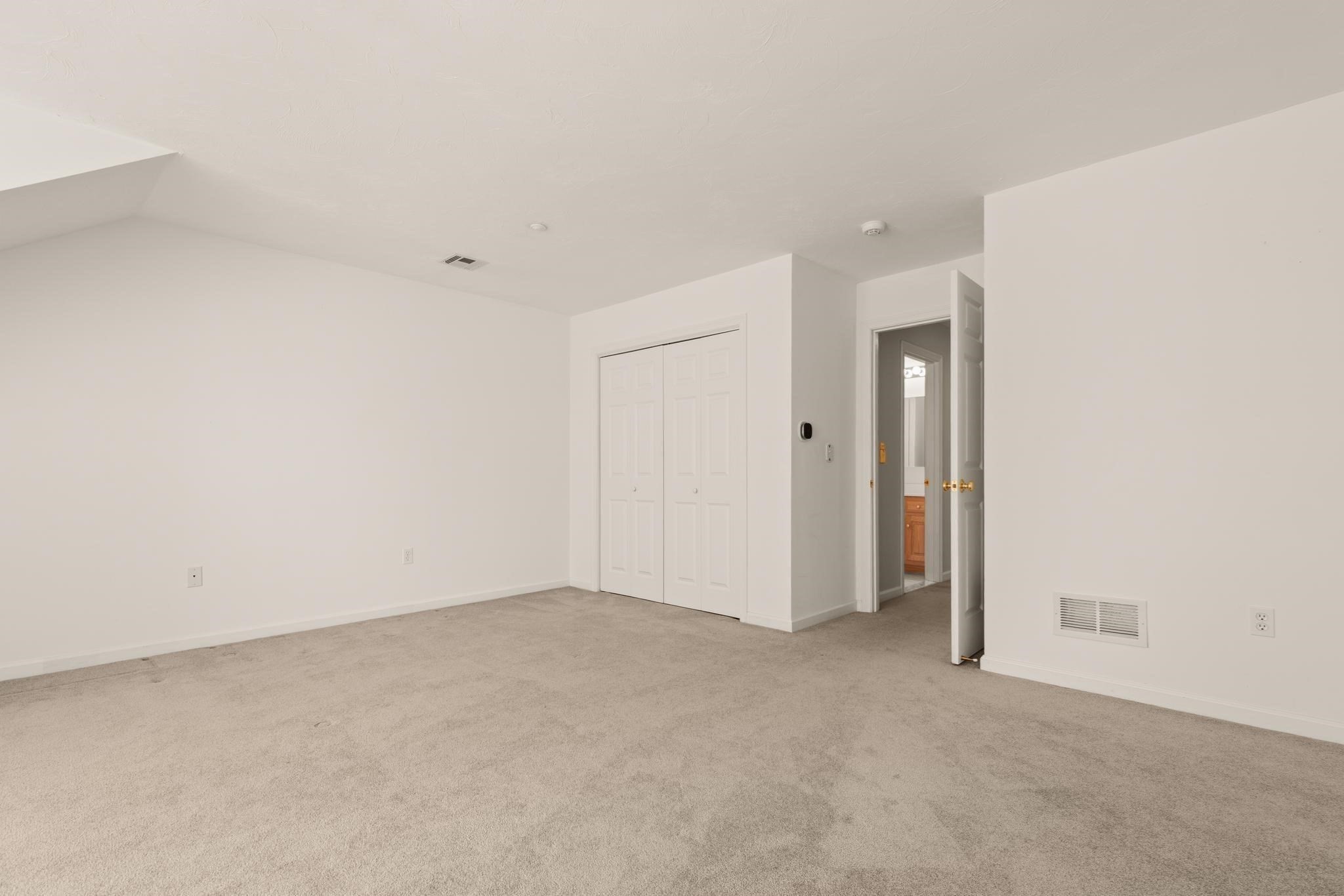 9 Kingson Ln # 6 Property Photo 28