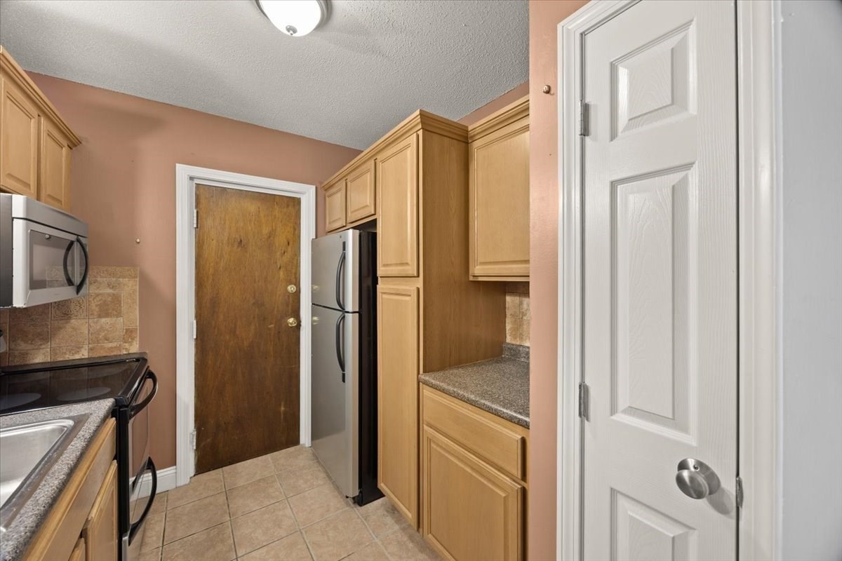 97 Colonel Bell Dr # 1 Property Photo 10