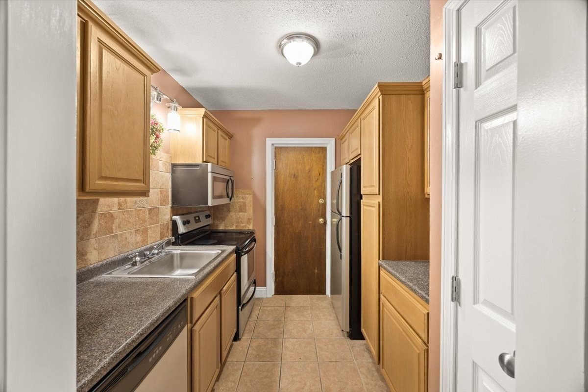 97 Colonel Bell Dr # 1 Property Photo 12