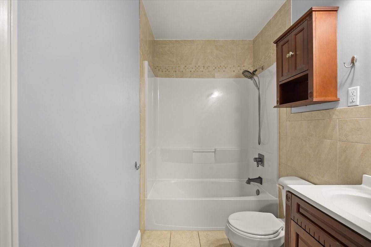 97 Colonel Bell Dr # 1 Property Photo 16