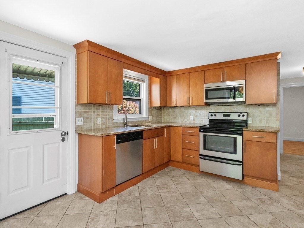 194 Weston Street Property Photo 5