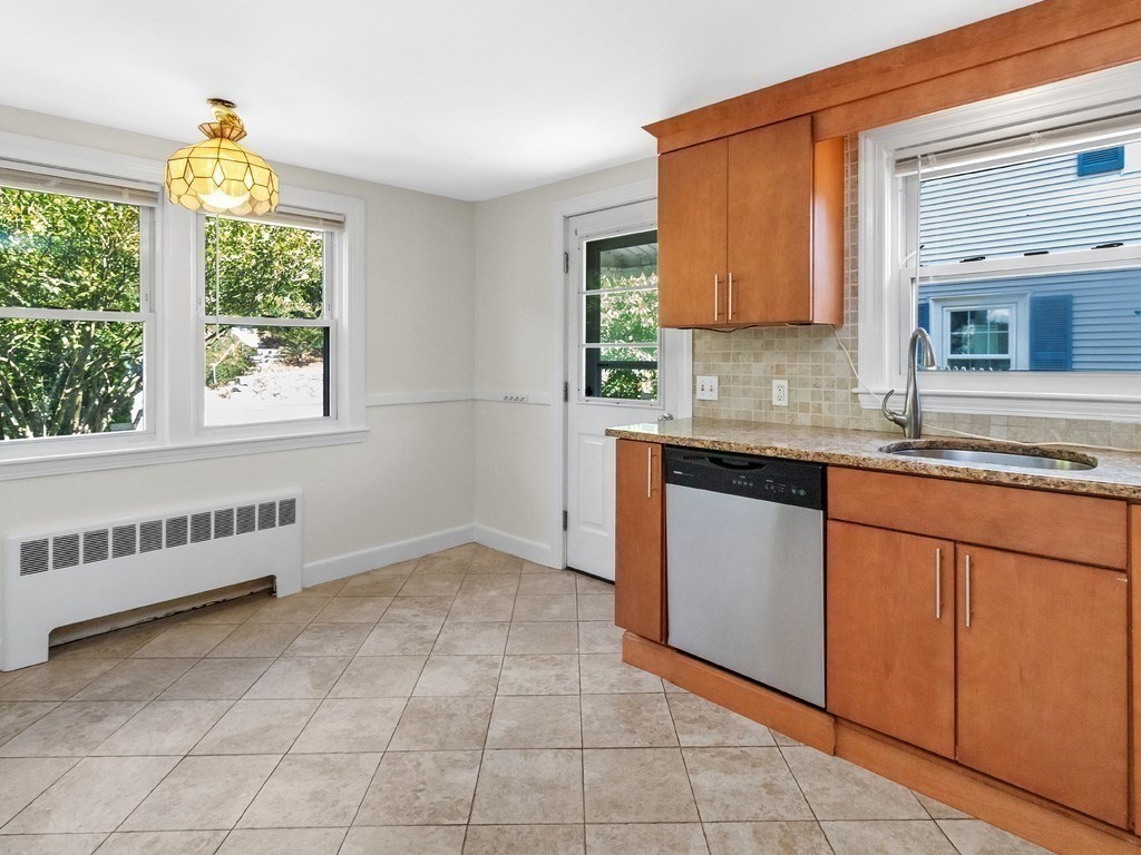 194 Weston Street Property Photo 6