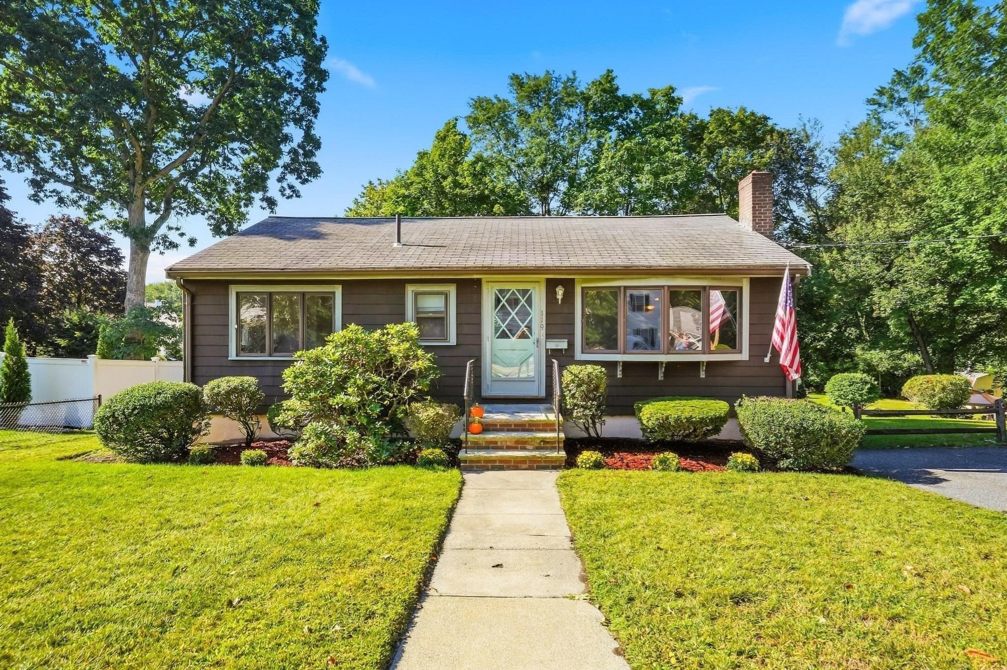 119 School Street Property Photo 2