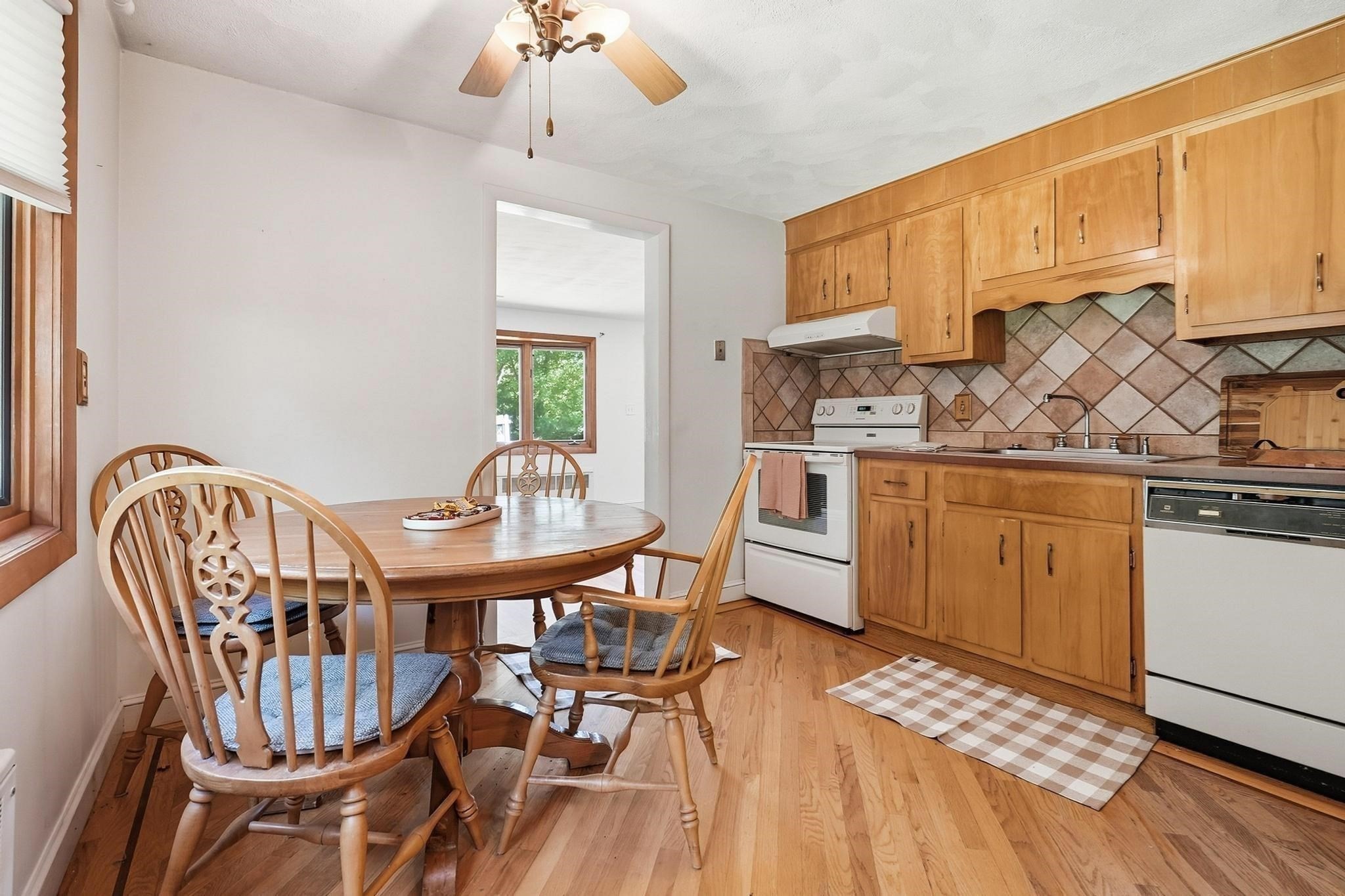 119 School Street Property Photo 11