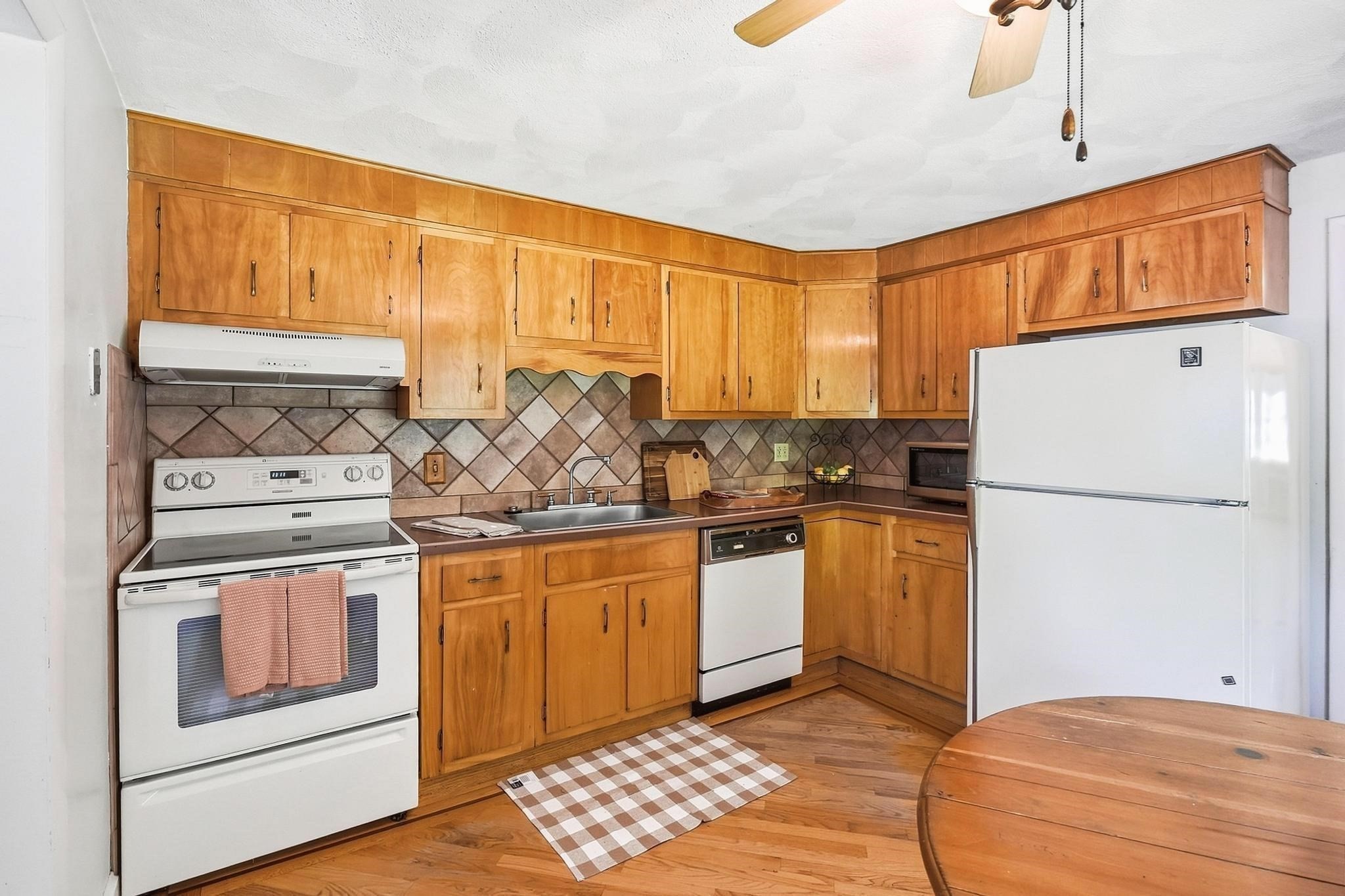 119 School Street Property Photo 12