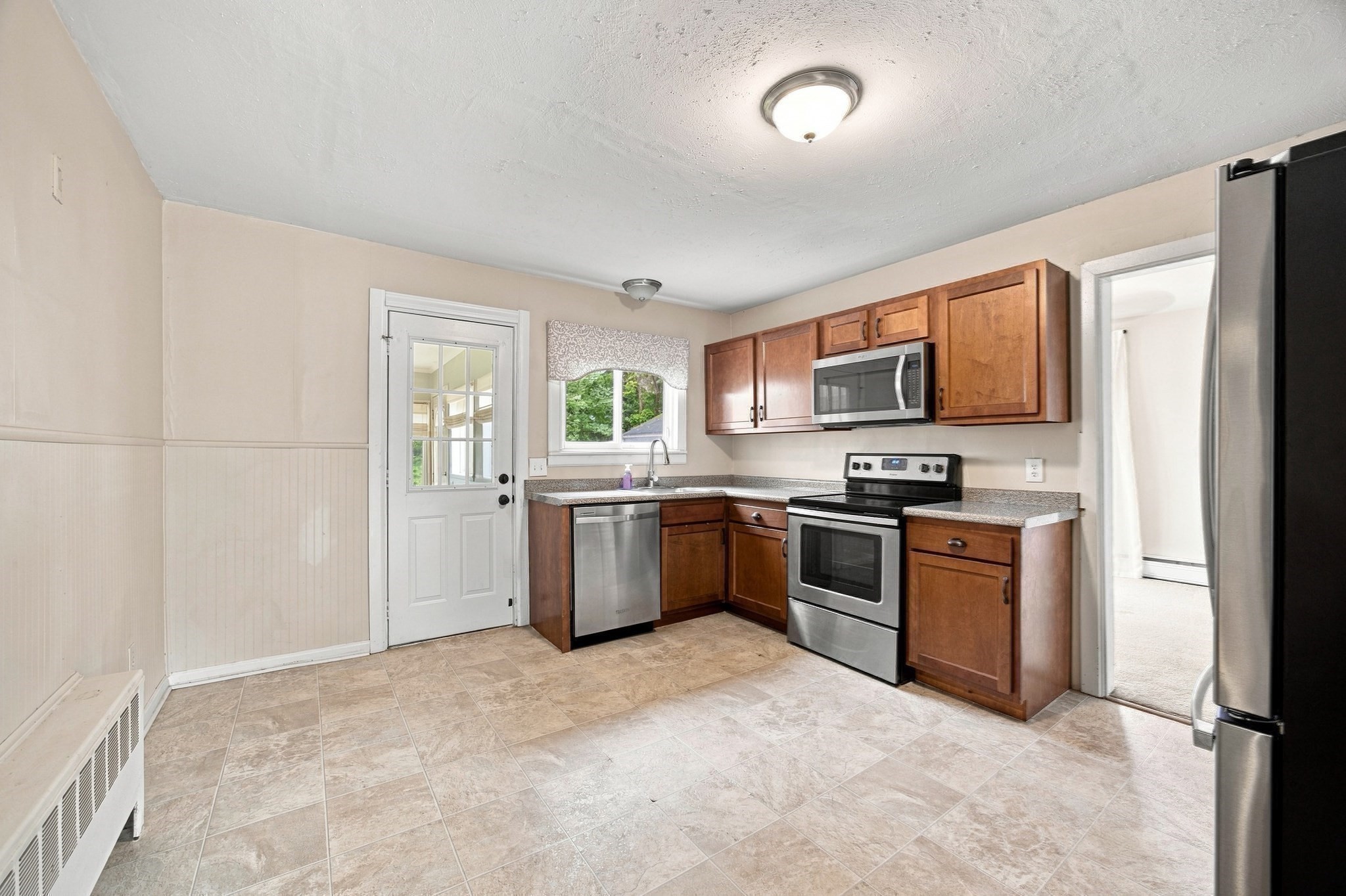12 Park Ave Property Photo 15