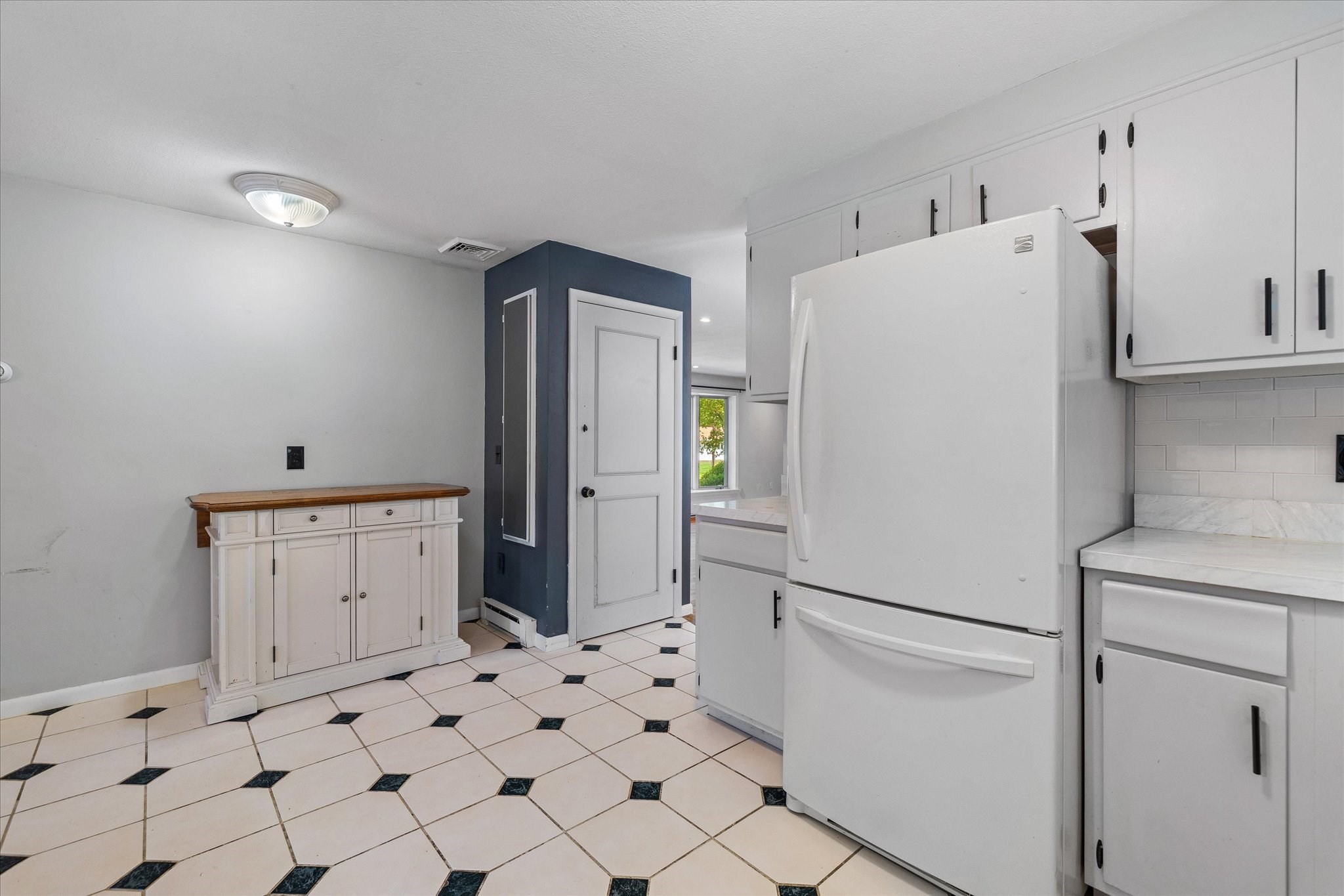36 Barry Rd Property Photo 13
