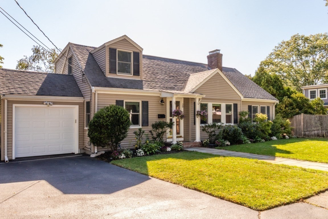 30 Colonial Avenue Property Photo 1