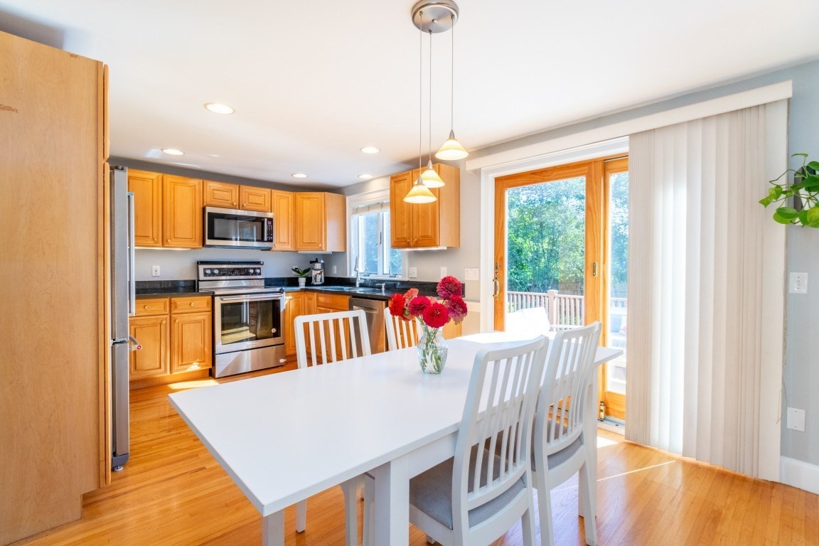 30 Colonial Avenue Property Photo 9