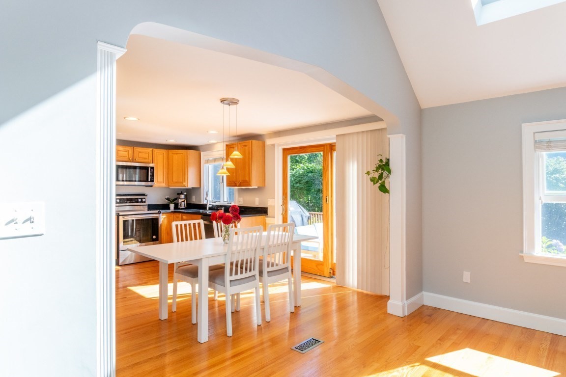 30 Colonial Avenue Property Photo 10