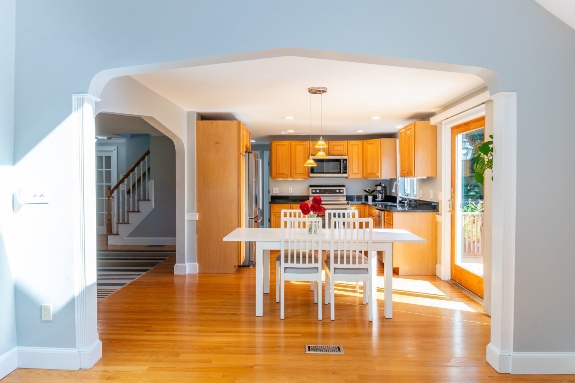 30 Colonial Avenue Property Photo 11