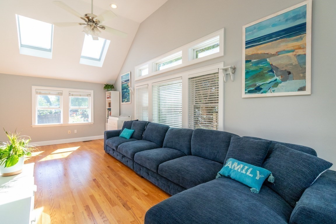 30 Colonial Avenue Property Photo 13