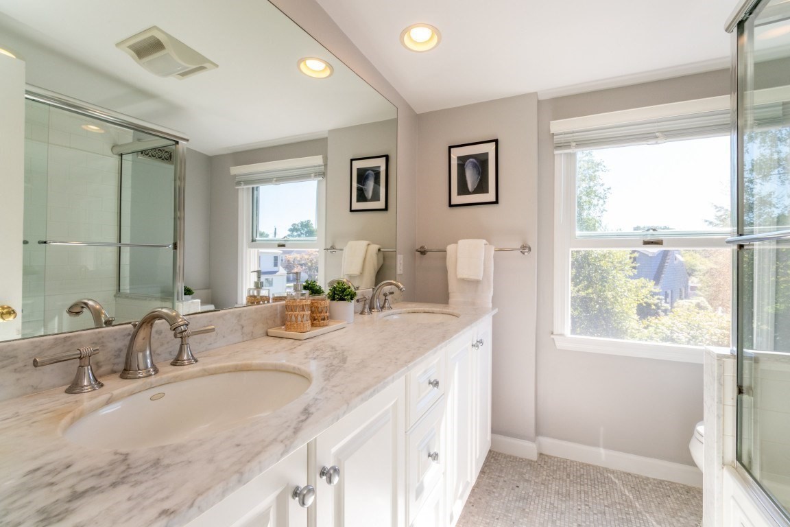30 Colonial Avenue Property Photo 27