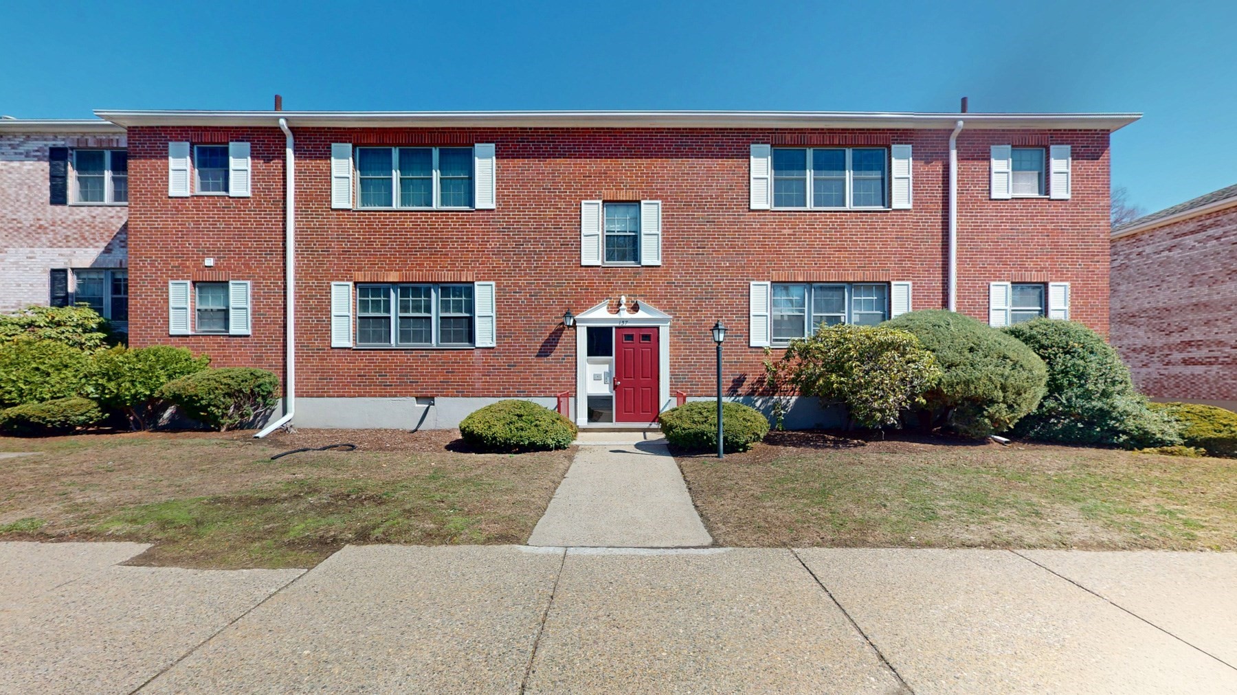 137 Lake Shore Rd # 4 Property Photo 1