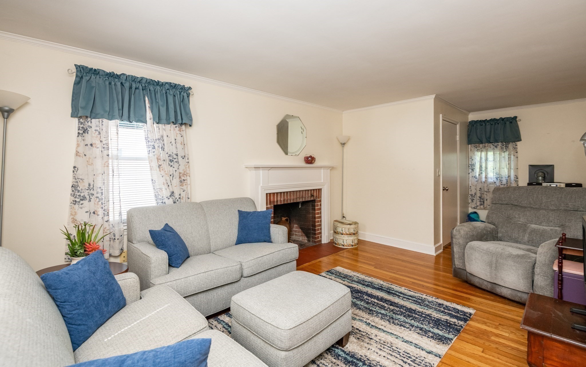 31 Eustis St. Property Photo 5