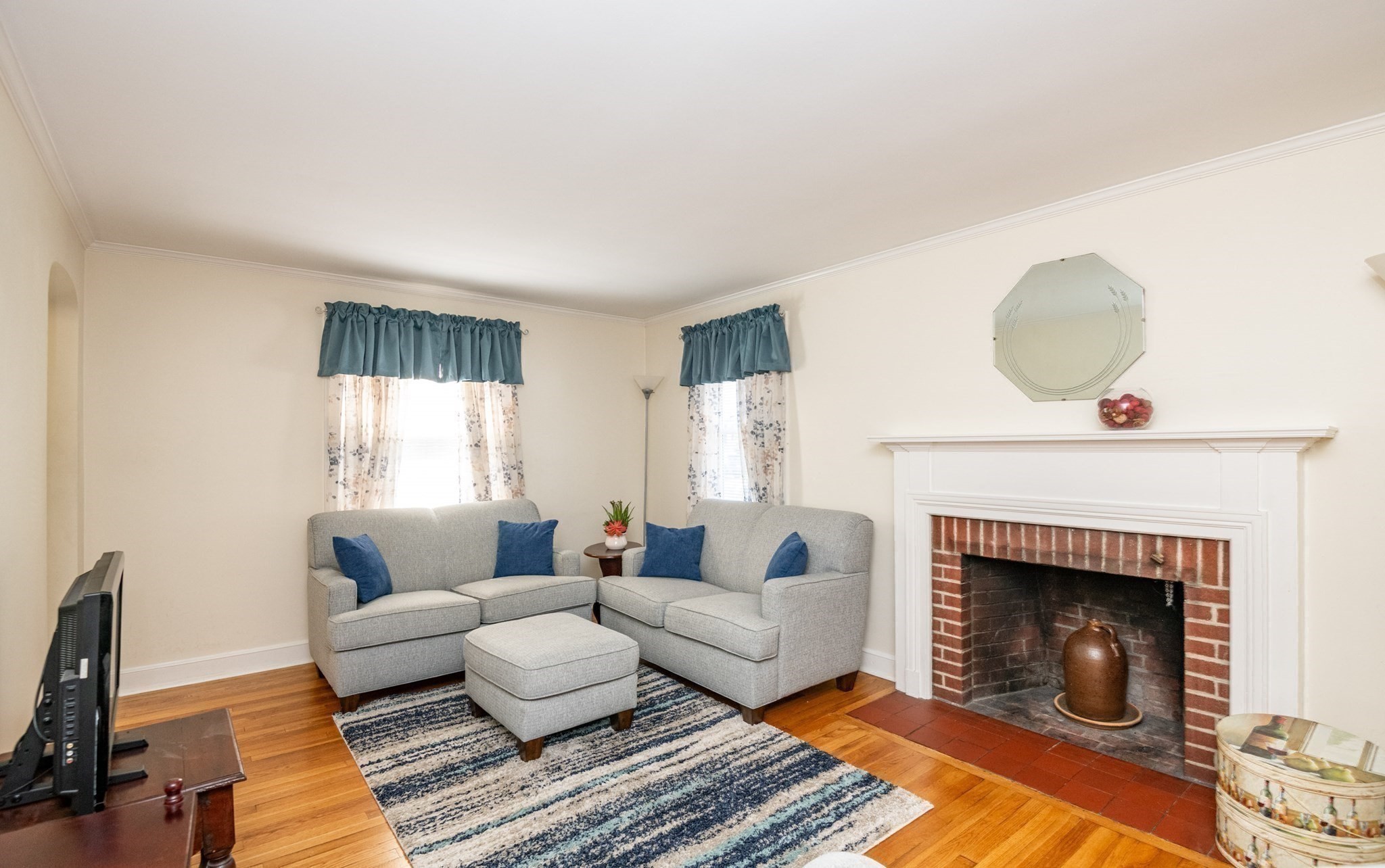 31 Eustis St. Property Photo 6