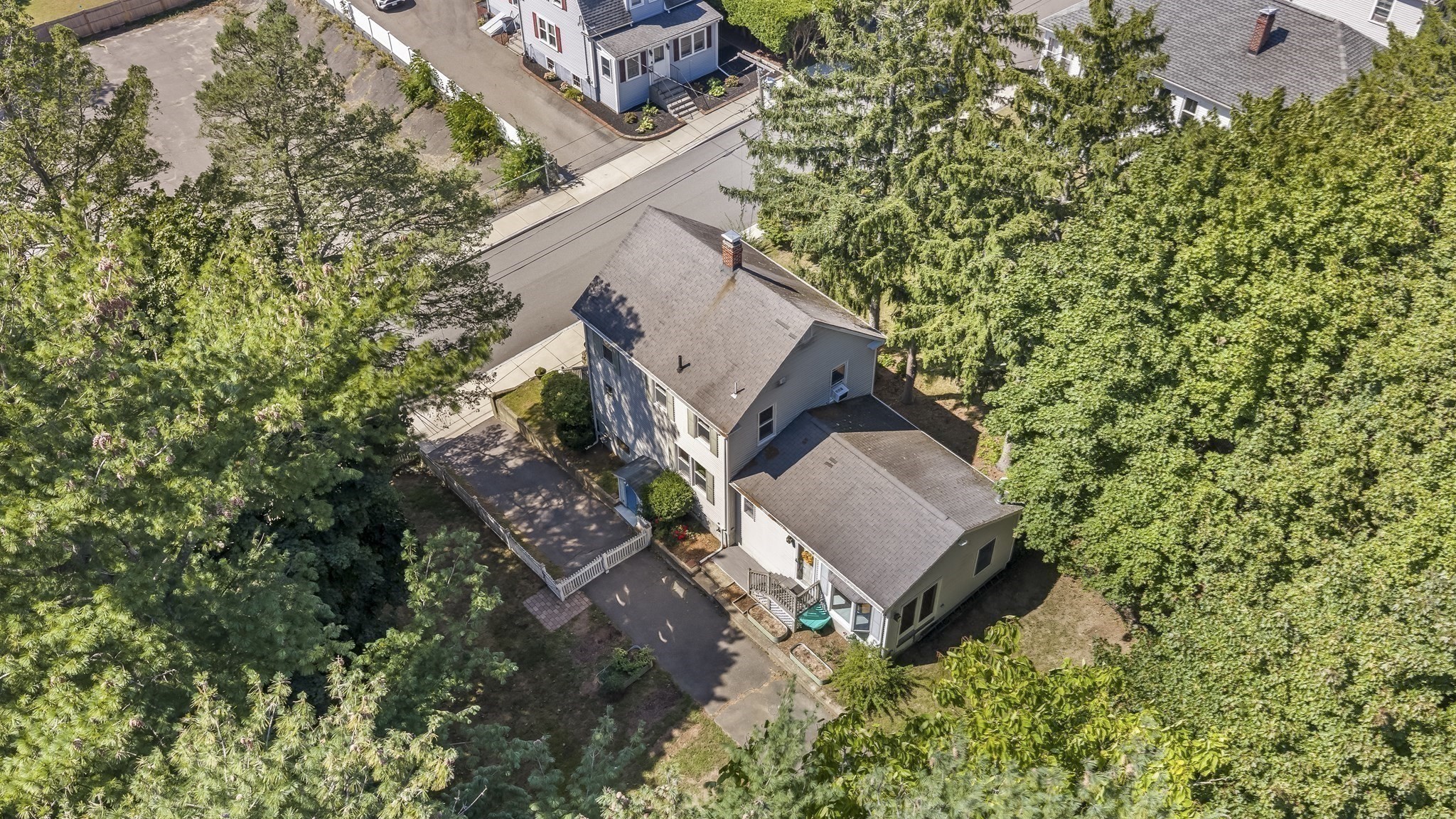 17 Fairview Ave Property Photo 4
