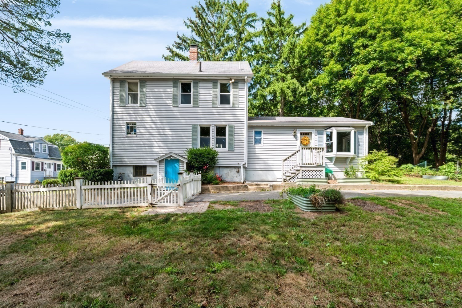17 Fairview Ave Property Photo 5