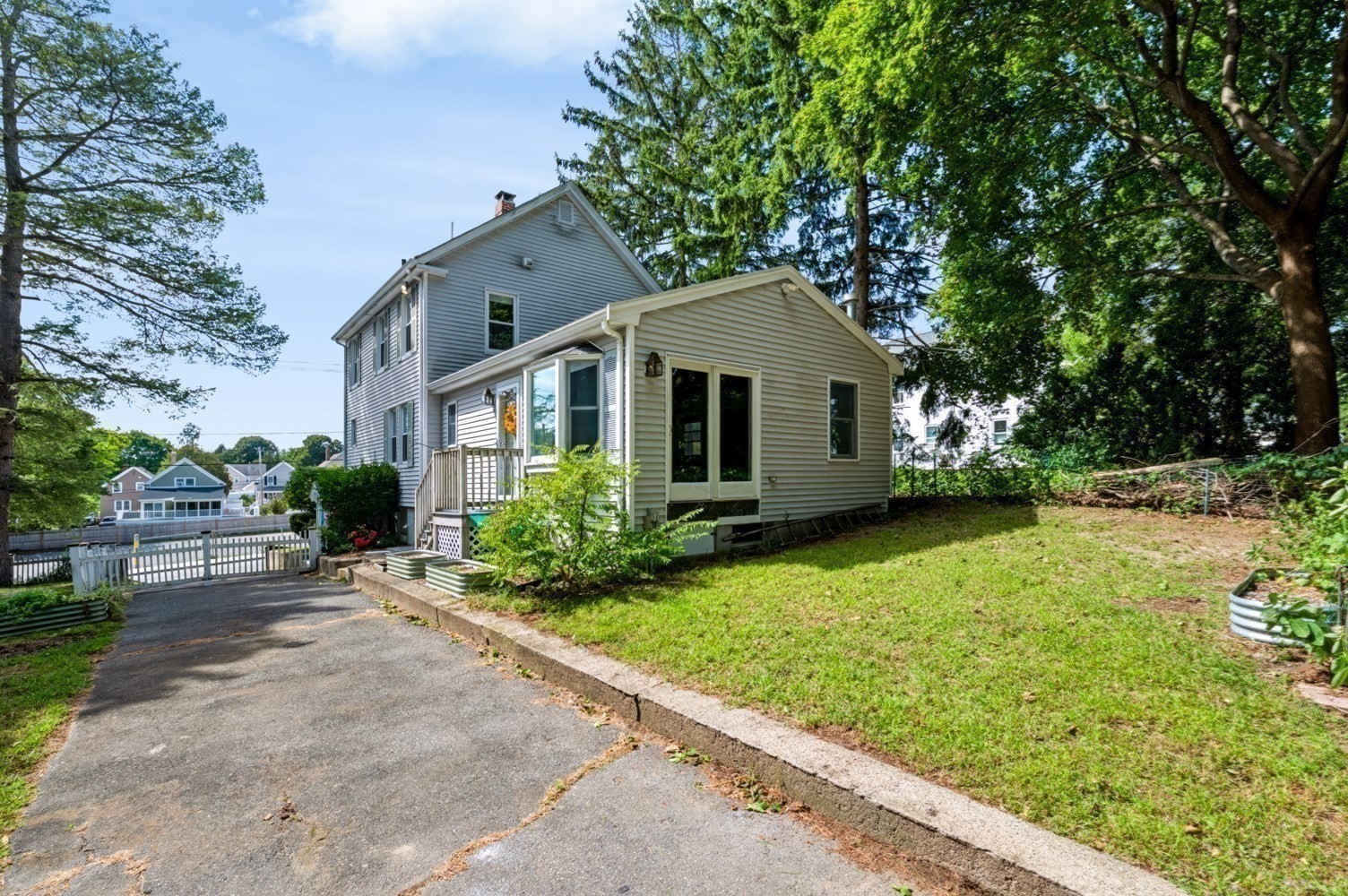 17 Fairview Ave Property Photo 10