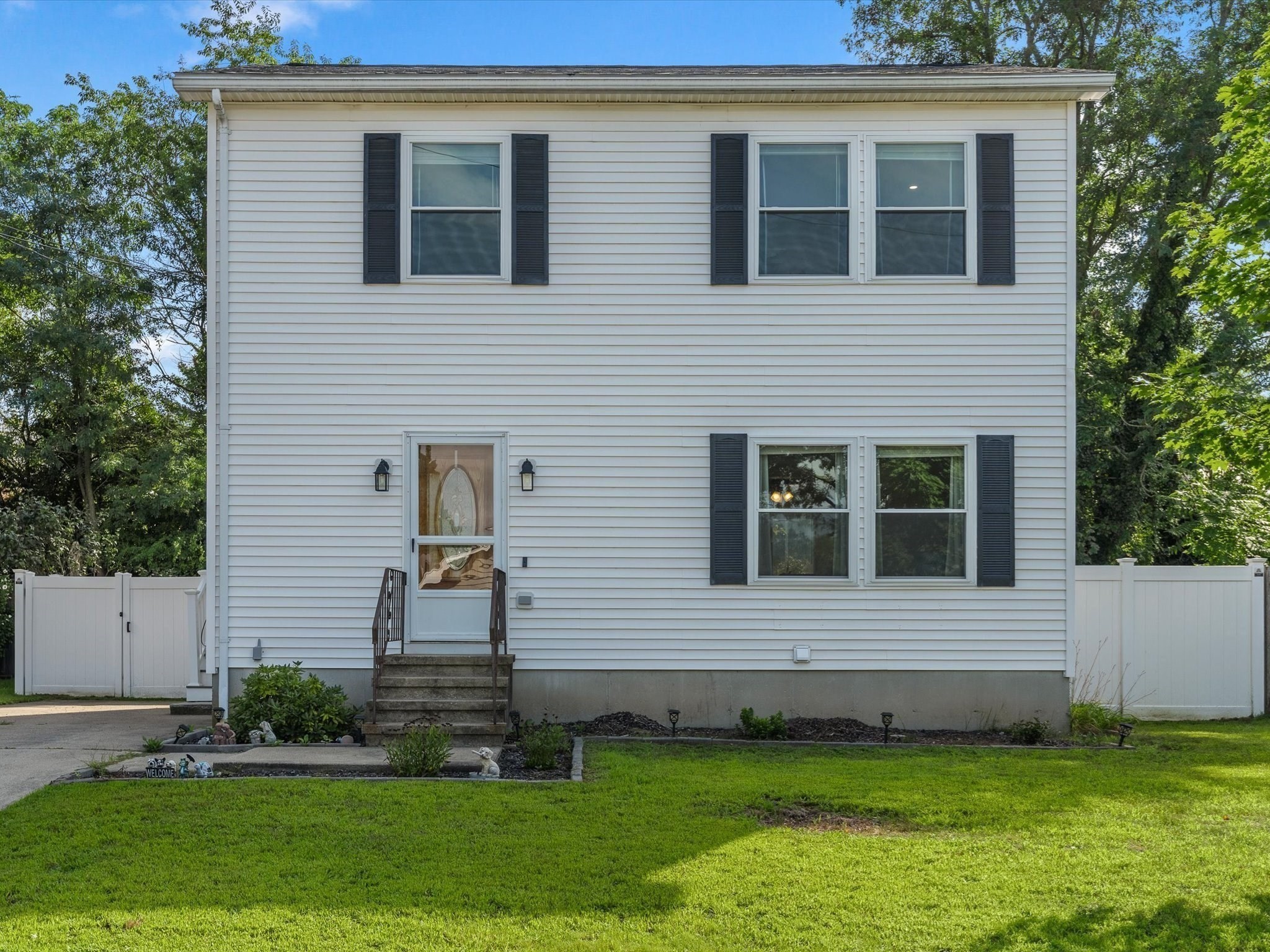 6 Buttonwood Ln Property Photo 1