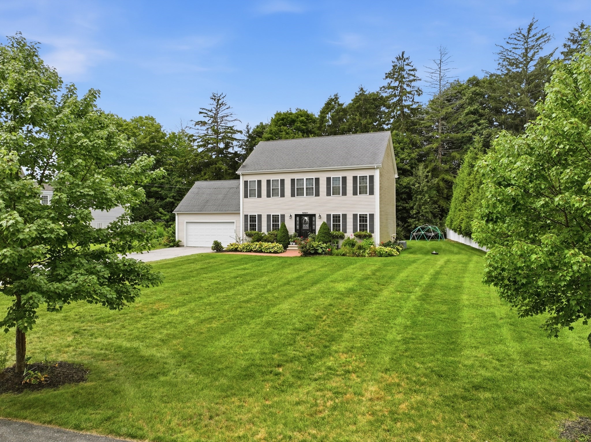 8 Erika Way Property Photo 1