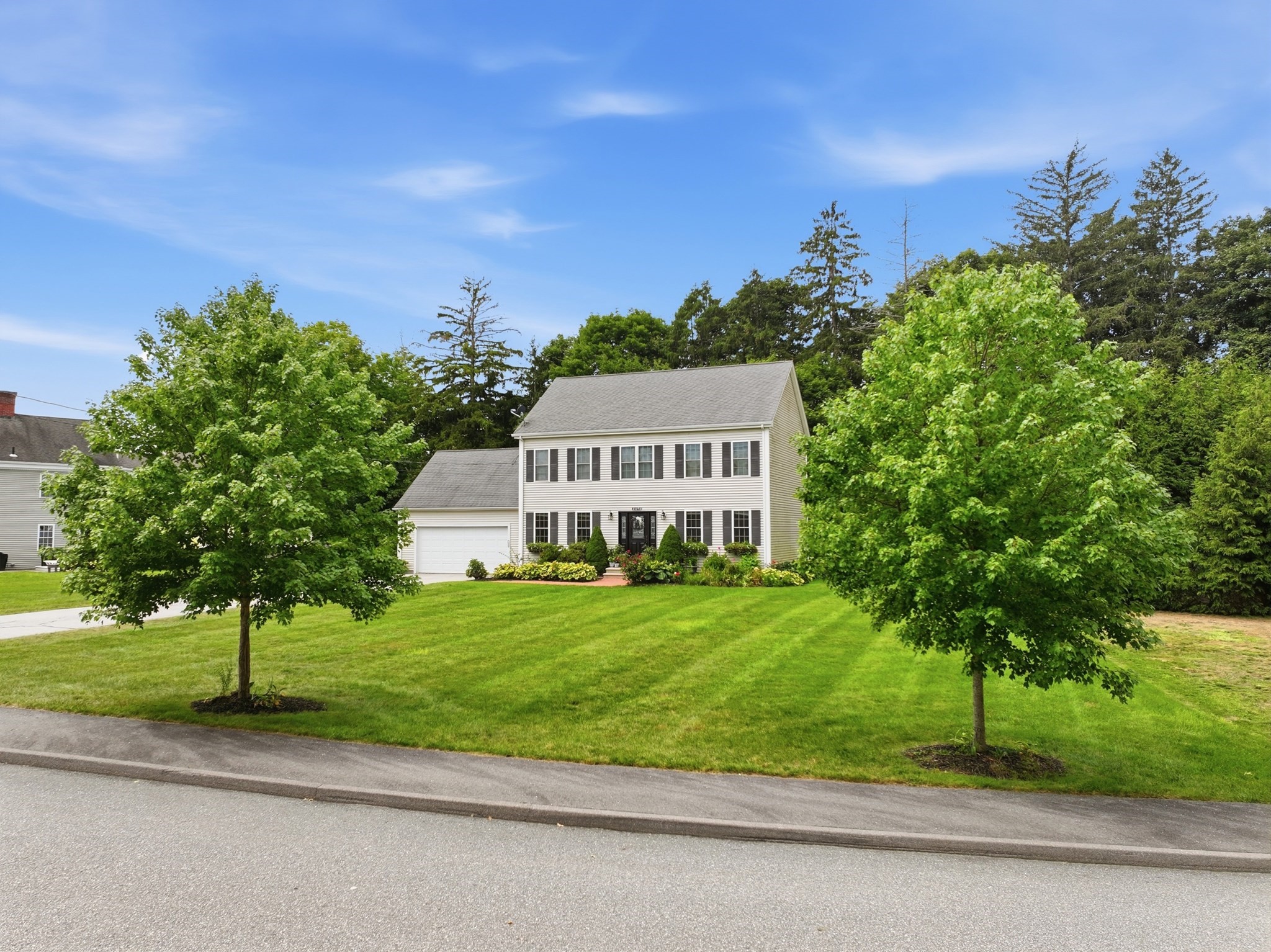 8 Erika Way Property Photo 2