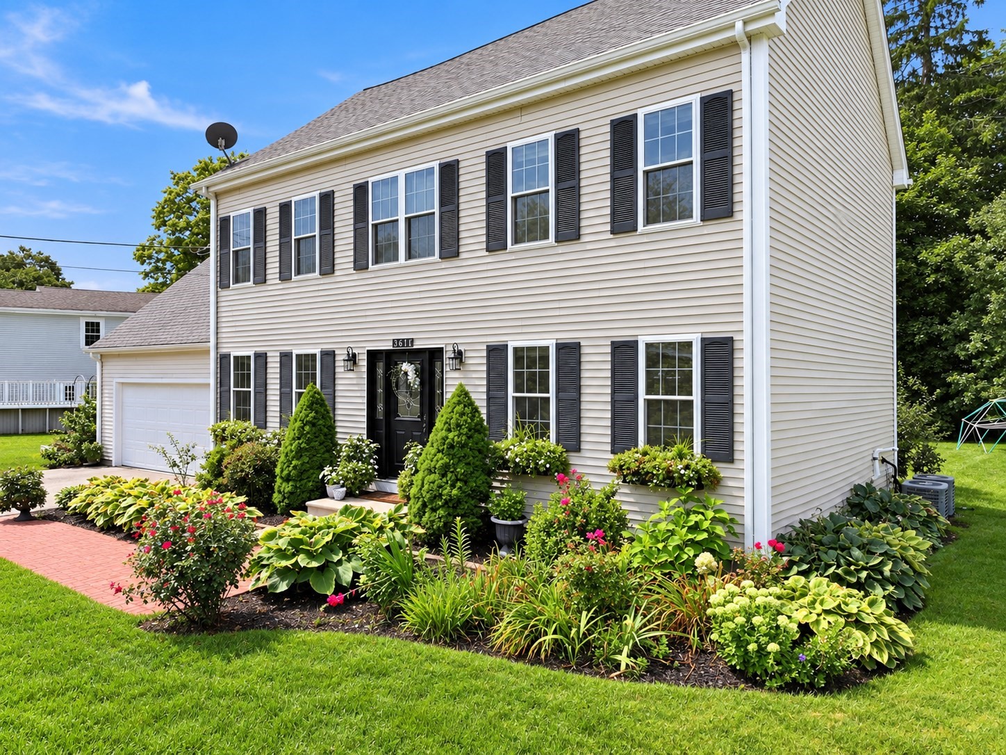 8 Erika Way Property Photo 4