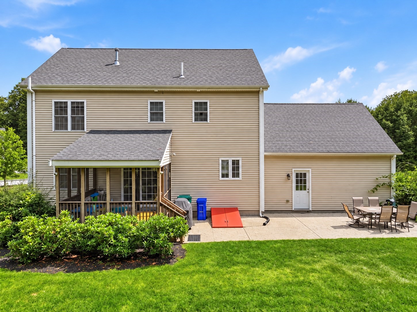 8 Erika Way Property Photo 5