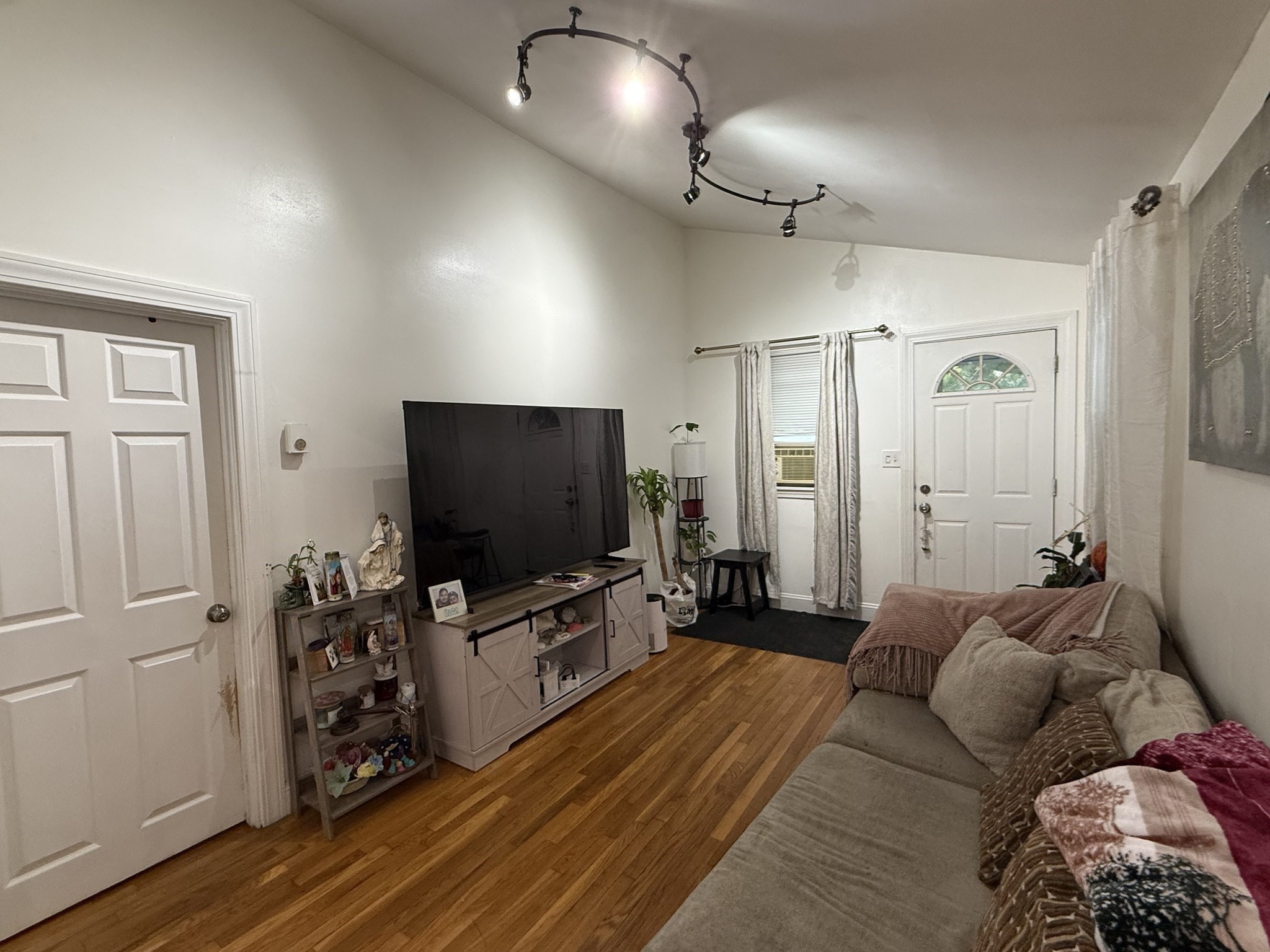 35 Cheever St. Property Photo 6