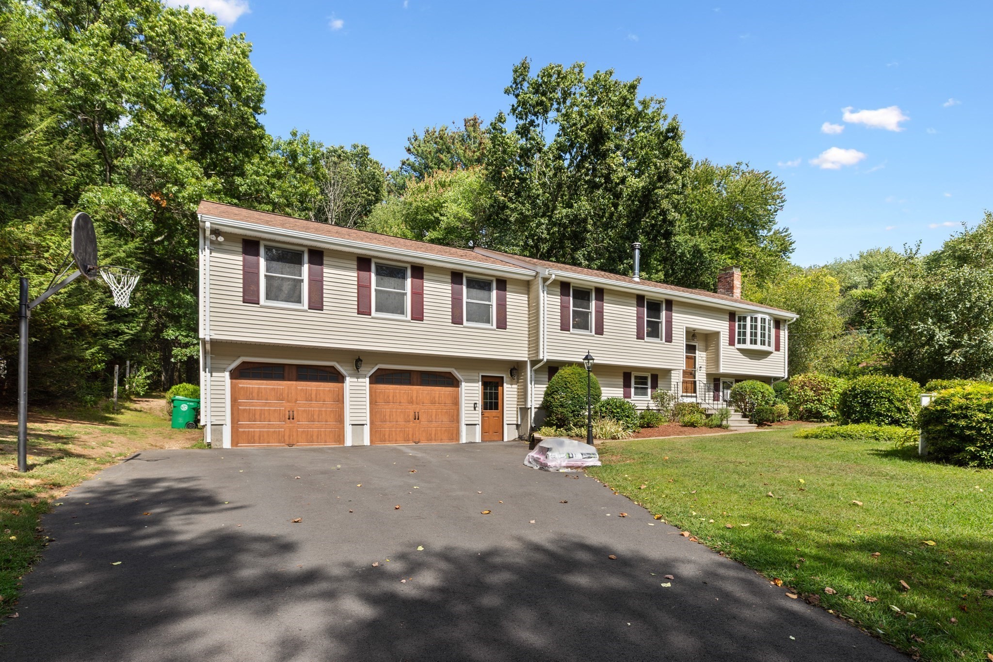 195 Cordaville Rd Property Photo 1