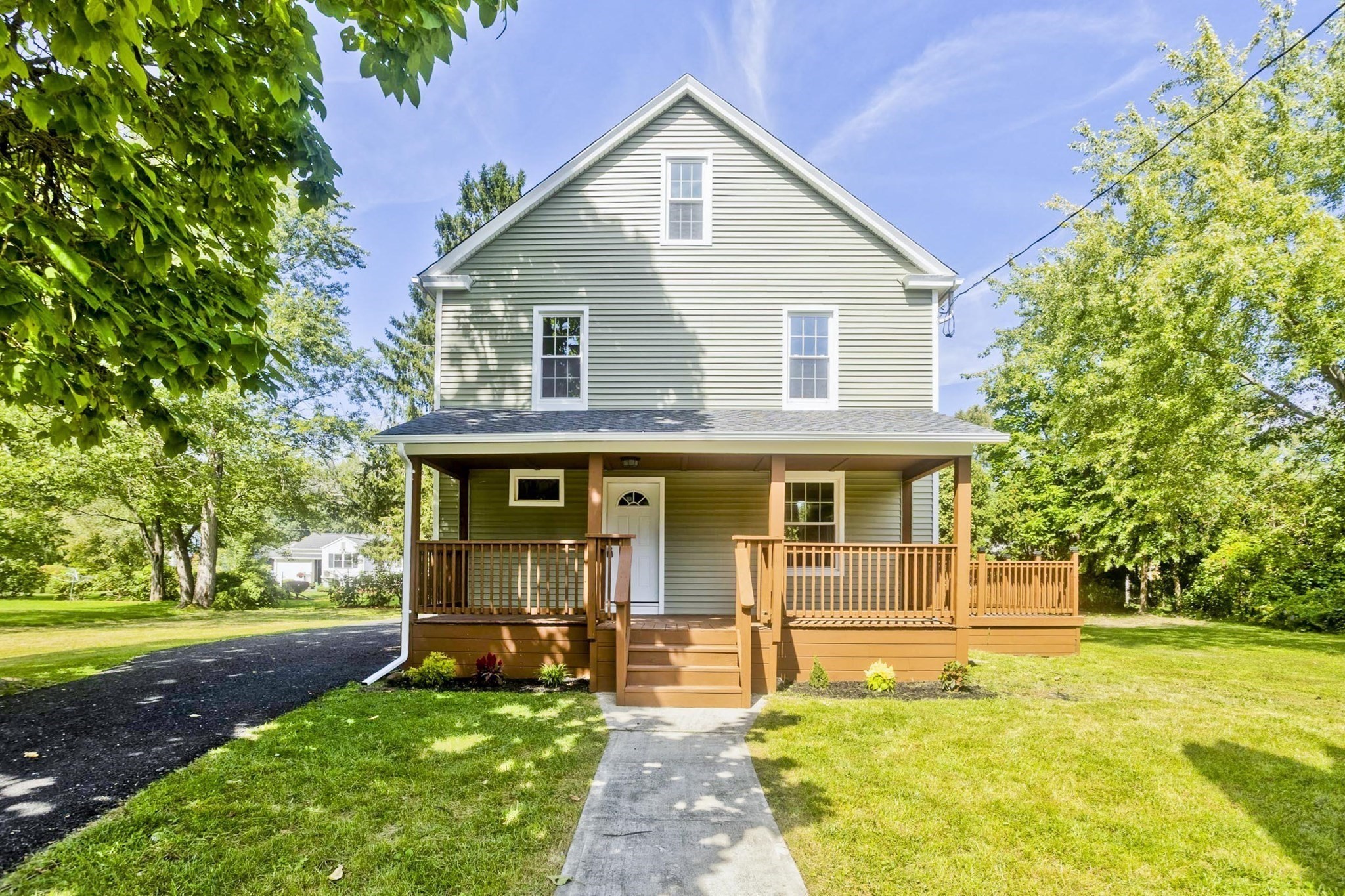 7 Lawndale Street Property Photo 1