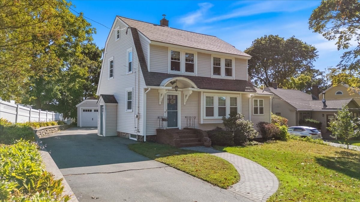 2 Houston Avenue Property Photo 1