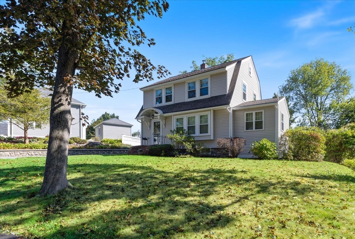 2 Houston Avenue