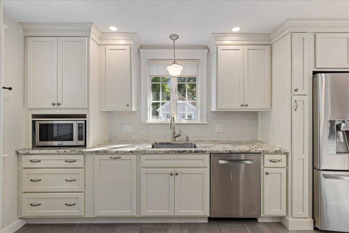 2 Houston Avenue Property Photo 5