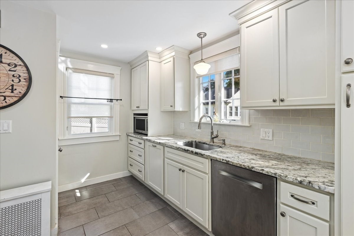 2 Houston Avenue Property Photo 6